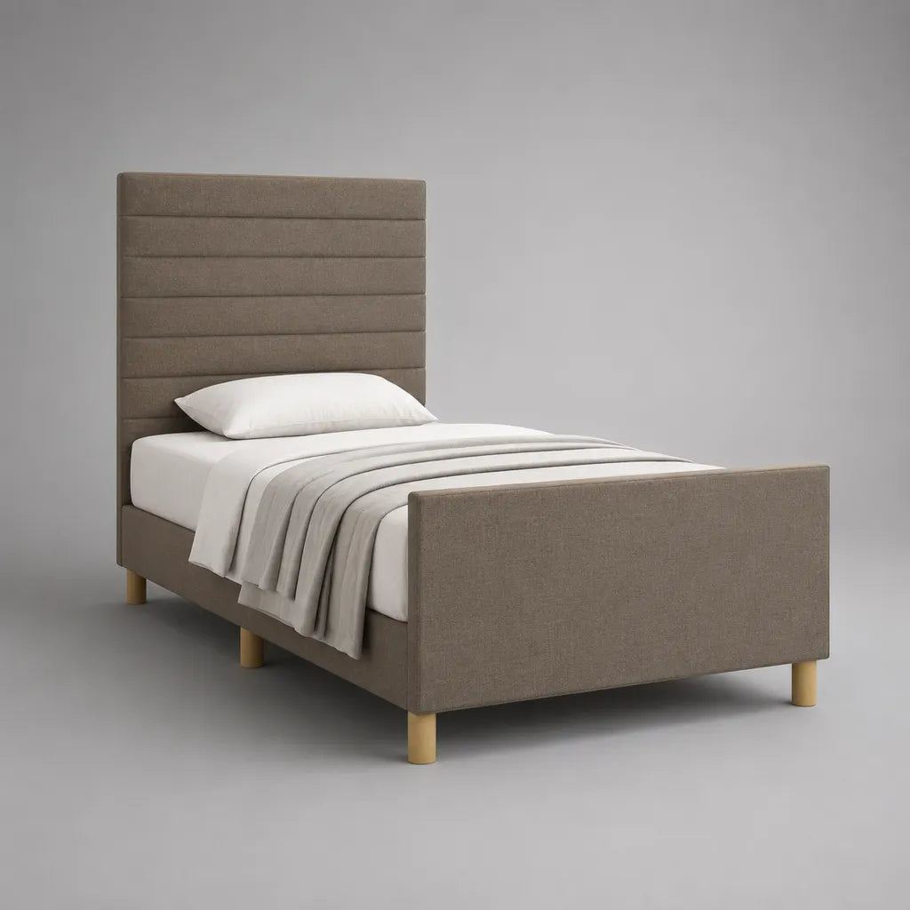 Lit simple rectangulaire rembourré en tissu taupe avec sommier à lattes, couchage 90 x 190 cm, dimensions 202 x 99 x 120 cm